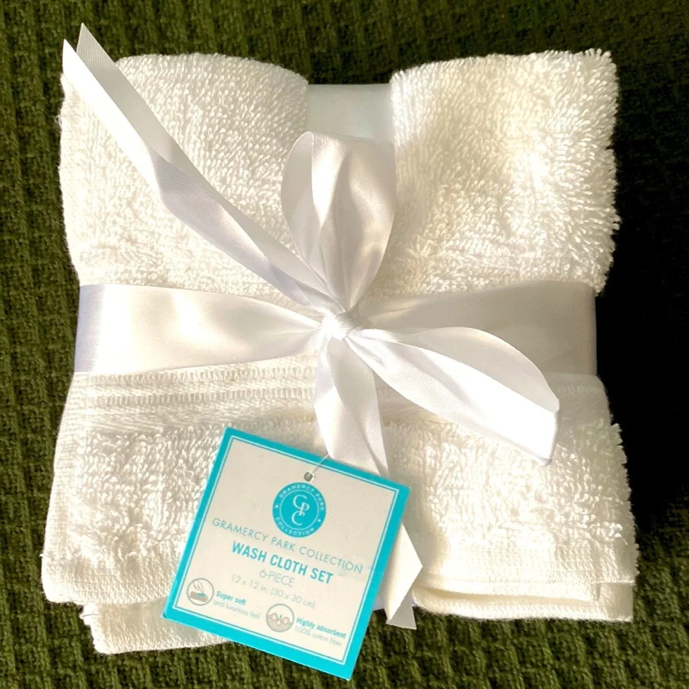 NWT- Gramercy Park Collection Wash Cloth Set